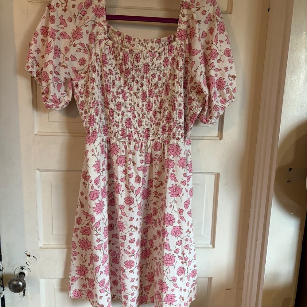 Universal Thread Pink and White Floral dress